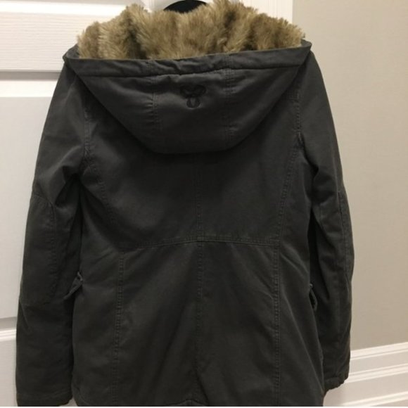 TNA Aritzia Winter Jacket - Picture 2 of 5